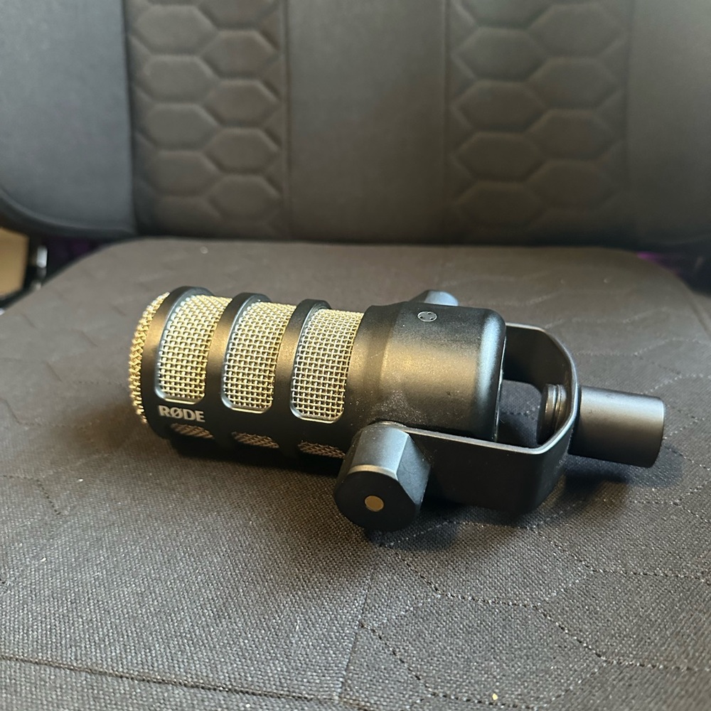 Rode Pod Microphone With Xlr Cable